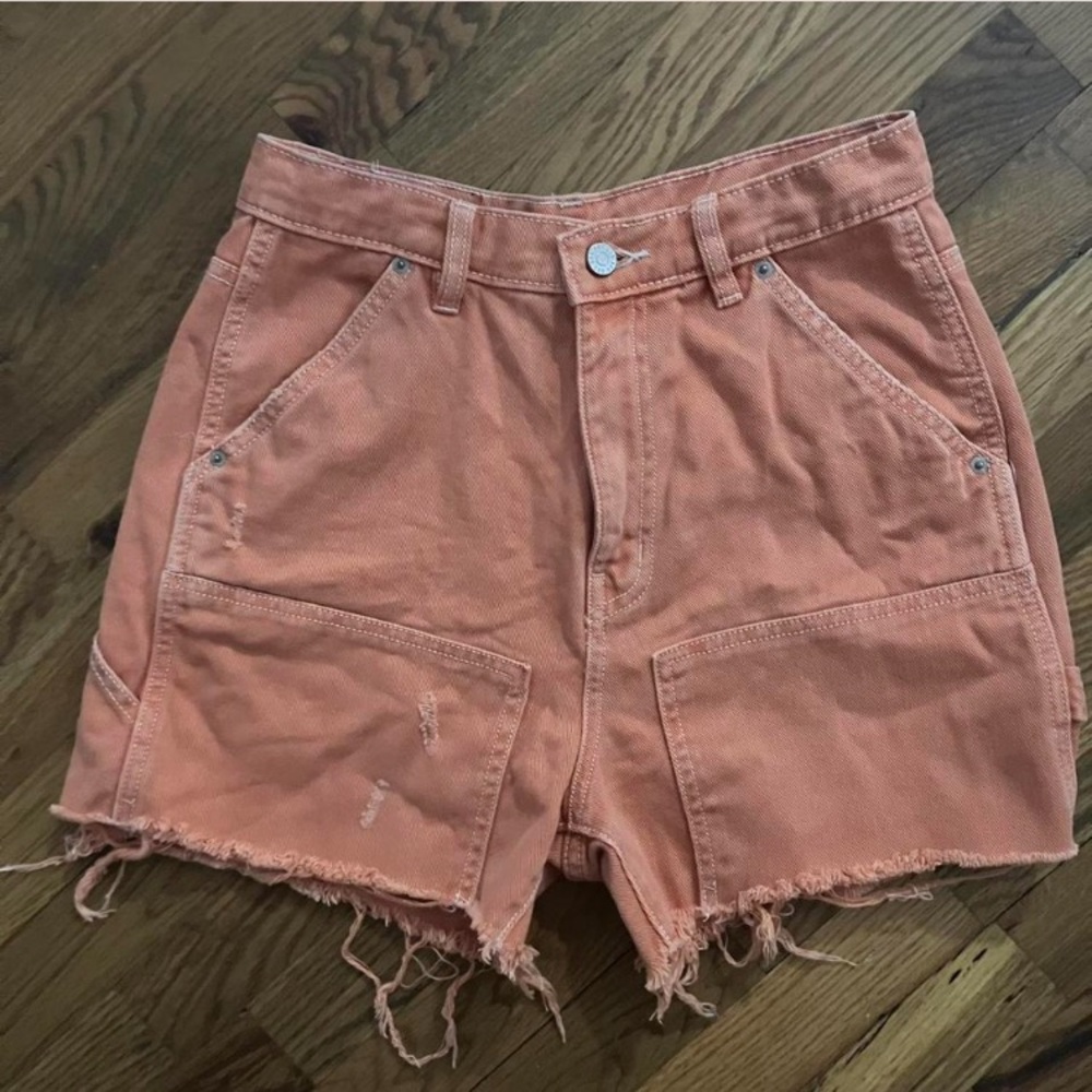 Urban Outfitters BDG Carpenter
Shorts Size: 28 Coral Pink Color